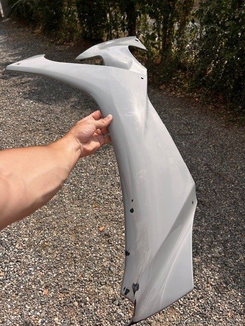 Rénovation carénage Gris Nardo R1 - Peinture moto NAVAL Production - Avant
