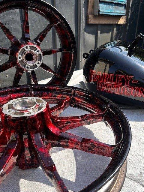 Projet Candy rouge Harley-Davidson - Peinture personnalisée NAVAL Production